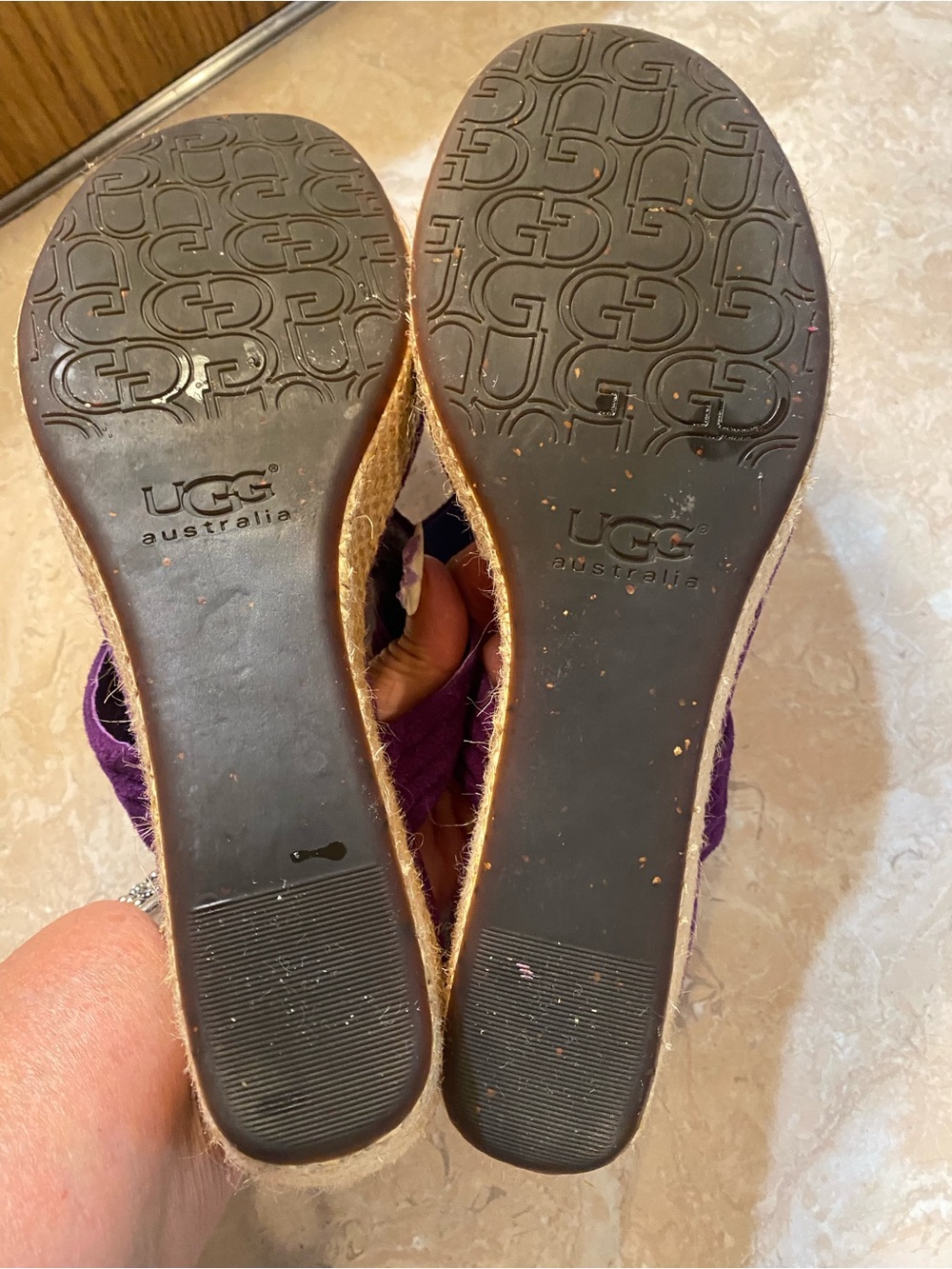 UGG Women's Plum Suede Thong Sandals - Picture 4 of 9